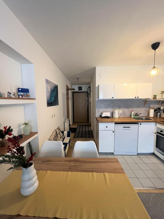 Cosy - Downtown With Own Parking Spot In The Garage Apartma *